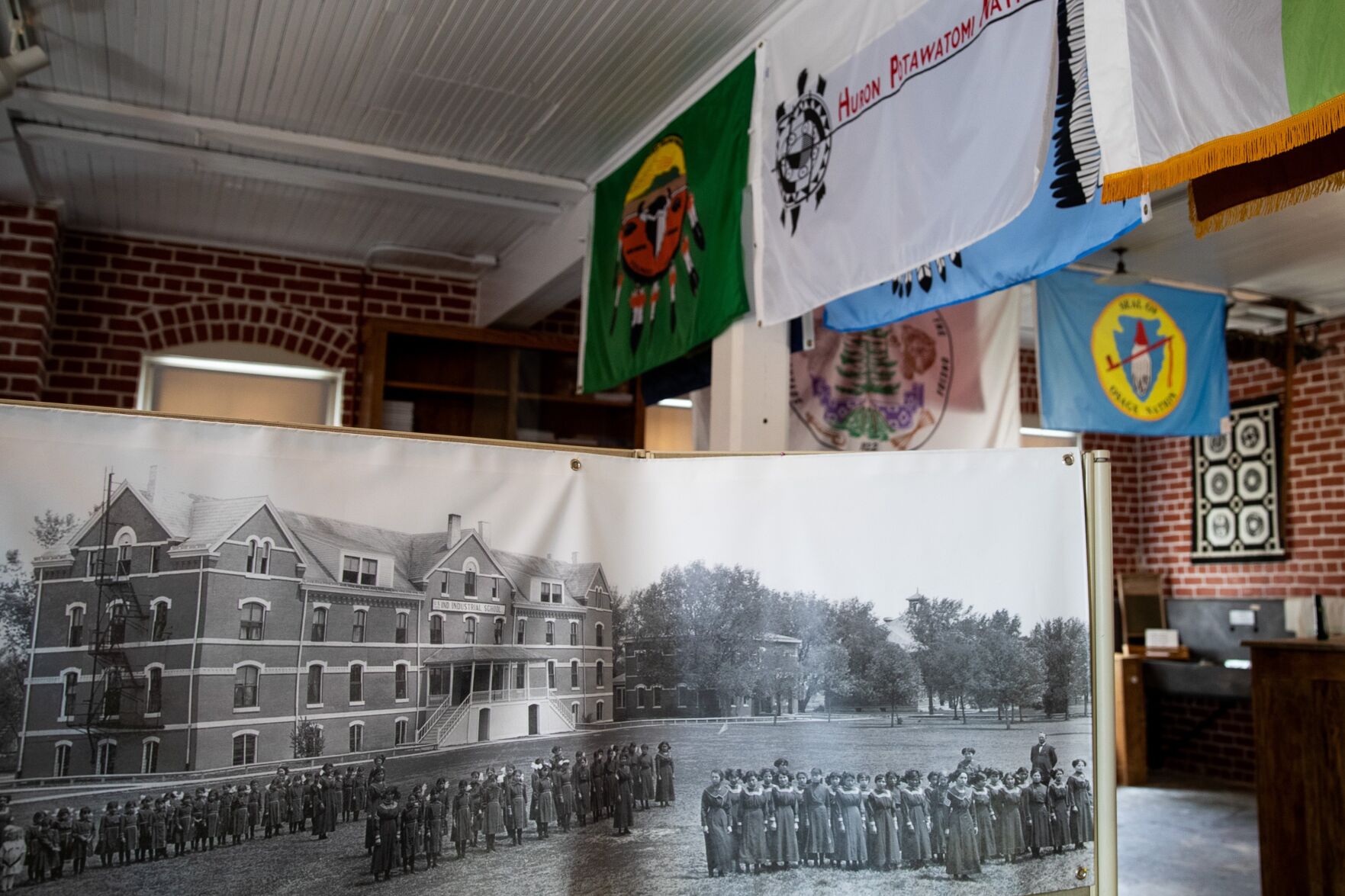 080821-owh-new-genoaschool-ar04.JPG